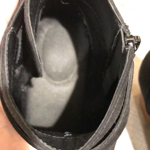 Giani Bernini ankle boots black suede look w accent wrap strap wood heel 7.5 - Picture 9 of 9